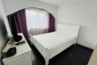 Apartament cu 2 camere decomandat, mobilat în Nicolina