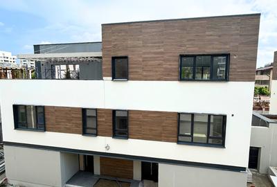 Casă individuală cu 6 camere în Pipera