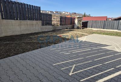 Case cu arhitectura nordica, garaj, panouri fotovoltaice, central Dezmir - 13