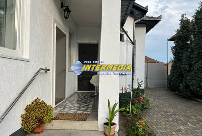 Casa Renovata 4 camere cu Teren intravilan 1650 mp CENTRU Ultracentral Alba Mall - 1