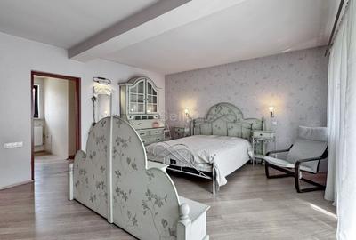 Proprietate cu suprafata generoasa | Zona AFI - 12