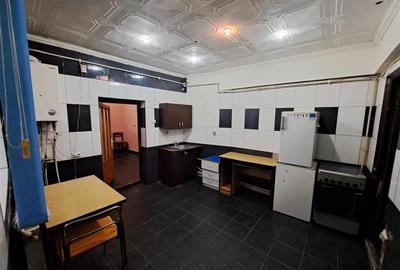 Apartament cu 2 camere semidecomandat, mobilat în Mărăști