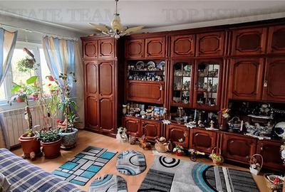 Apartament cu 4 camere decomandat, mobilat în CET