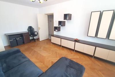 Apartament cu 2 camere semidecomandat, mobilat în Berceni
