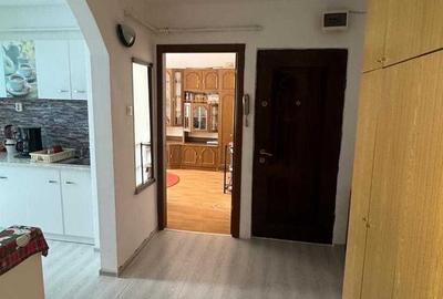 Apartament cu 2 camere decomandat, mobilat în Soarelui