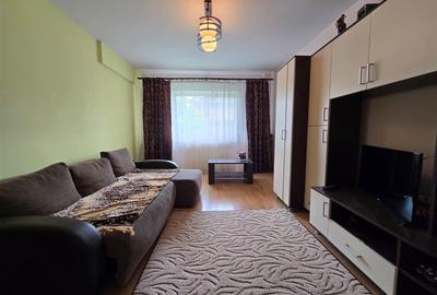 Apartament cu 3 camere decomandat în Frumoasa