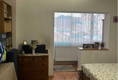 Apartament 3 camere structura mare Racadau intrare - 1