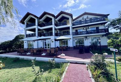 Hotel 20 camere Delta Dunarii 50 m deschidere teren 6000 mp acces auto - 45