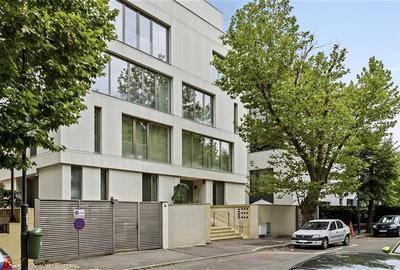 Apartament cu 4 camere decomandat în Aviatorilor