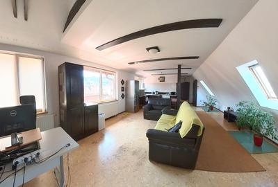 Apartament cu 2 camere decomandat în Centrul Istoric
