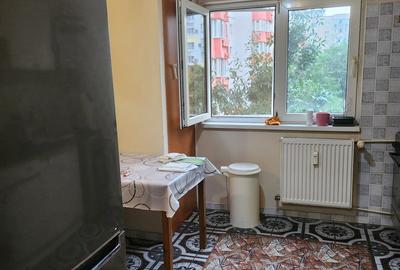 Drumul Sarii Al. Botorani 3 Camere Decomandat bloc 1989 et. 3, 76mp - 9