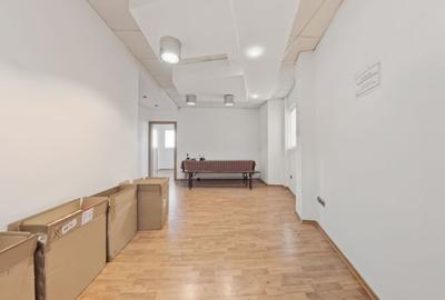 Showroom de vanzare, Calea Romanului - Bacau - 3
