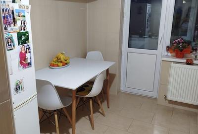 Apartament 3 camere de vânzare – Piața Centrală, etaj 3 - 4