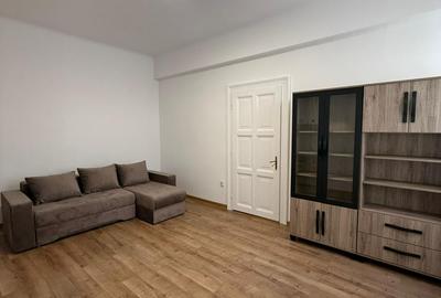 Apartament cu 2 camere semidecomandat, mobilat în Semicentral