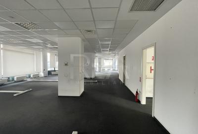 SPATIU COMERCIAL PASAJ BASARAB - CALEA GRIVITEI - 10