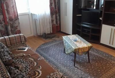 Apartament cu 3 camere semidecomandat în Vasile Aaron