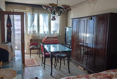Apartament cu 3 camere circular în Drumul Taberei