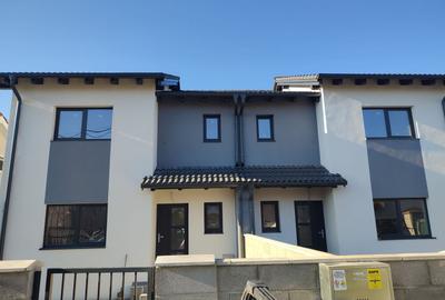 Sacalaz, 1/2 Duplex pe Etaj, 4 Camere,2 Bai,Terasa Acoperita - 1