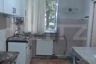 Apartament cu 2 camere semidecomandat, mobilat în Decebal