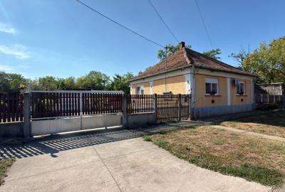 Casă individuală cu 4 camere în Central