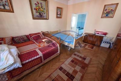 Apartament 3 camere, Centrul Vechi, Str. Teatrului, etaj 2/2, comision 0 - 14