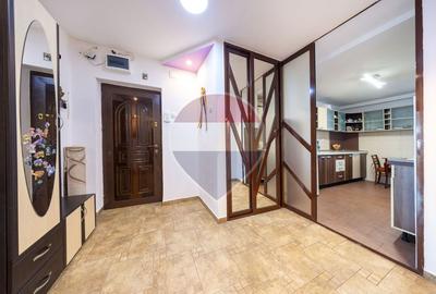Apartament cu 3 camere decomandat, mobilat în Craiter
