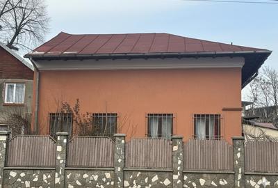 Casă individuală cu 3 camere în Central