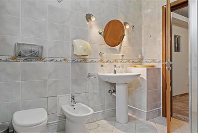Vila in imediata vecinatate a padurii! Teren 2400 mp! - 24