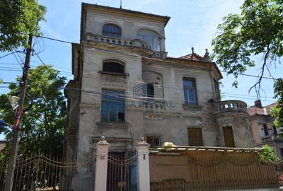 Cladire istorica in centrul orasului - 1