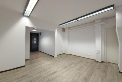 Spatiu birouri luminos, modern, cladire noua, parcare - 12