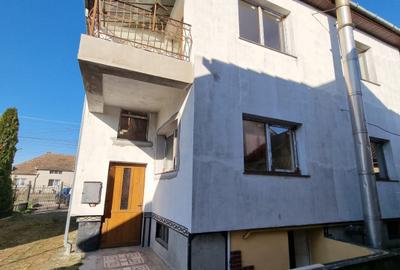Casă cu Etaj în Păulești - 4