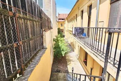 Apartament 6 Camere / Curte Privata | Centrul Istoric/ COMISION 0 - 28