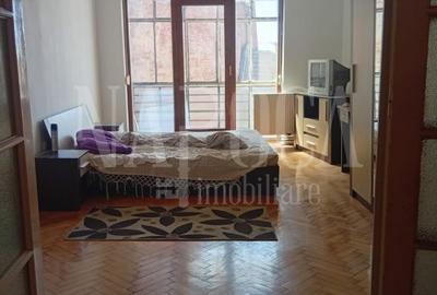 Apartament cu 2 camere semidecomandat, mobilat în Central