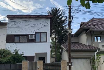 Casă individuală cu 5 camere în Domenii
