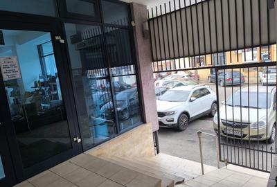 CENTRU ATELIERELOR(cod03) -Spatiu comercial cu suprafata vitrata mare - 4