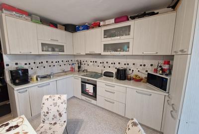 Apartament cu 2 camere decomandat, mobilat în Hotvon