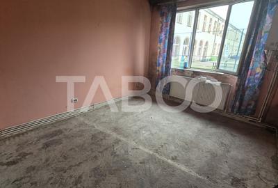 De vanzare -  Garsoniera 26 mpu de renovat in Terezian Sibiu - 2