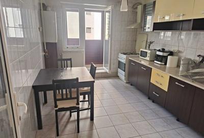 Apartament cu 3 camere semidecomandat, mobilat în Lacul Tei