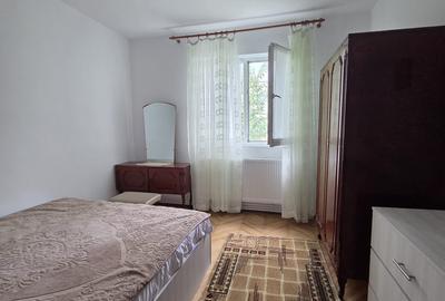 Apartament cu 2 camere de inchiriat ~ zona Crang / Democratiei ~ etaj 3din4 - 4