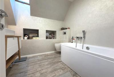 Casa, 120mp, 4 camere, 55mp Beci, cu Parcare, Str. Lunga - 13