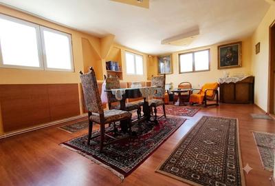 Casă individuală cu 6 camere în Nufărul