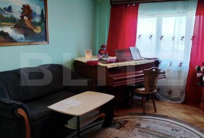Apartament cu 3 camere decomandat, mobilat în Botizului