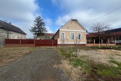 Casă individuală cu 5 camere în Zăbrani