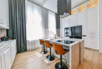 Apartament cu 3 camere semidecomandat, mobilat în Central