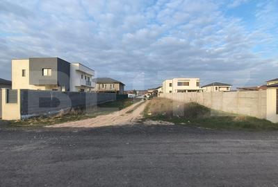Teren Construcții intravilan de 910 mp, în Cârcea