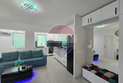 Apartament cu 2 camere decomandat, mobilat în Central