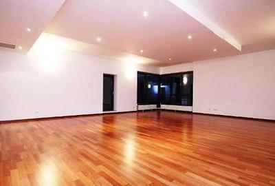 Apartament cu 3 camere decomandat în Herăstrău