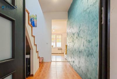 2 case independente, curți separate, o singura proprietate, 866 mp teren, Bod - 28