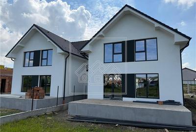 Duplex cu 5 camere în Șura Mare