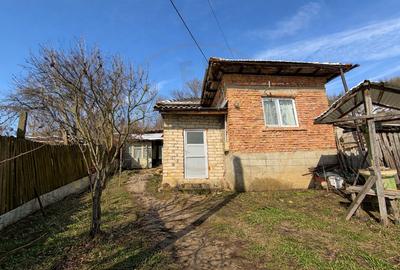 Casă individuală cu 4 camere în Pitoi